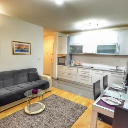 Damjan Apartamento Split